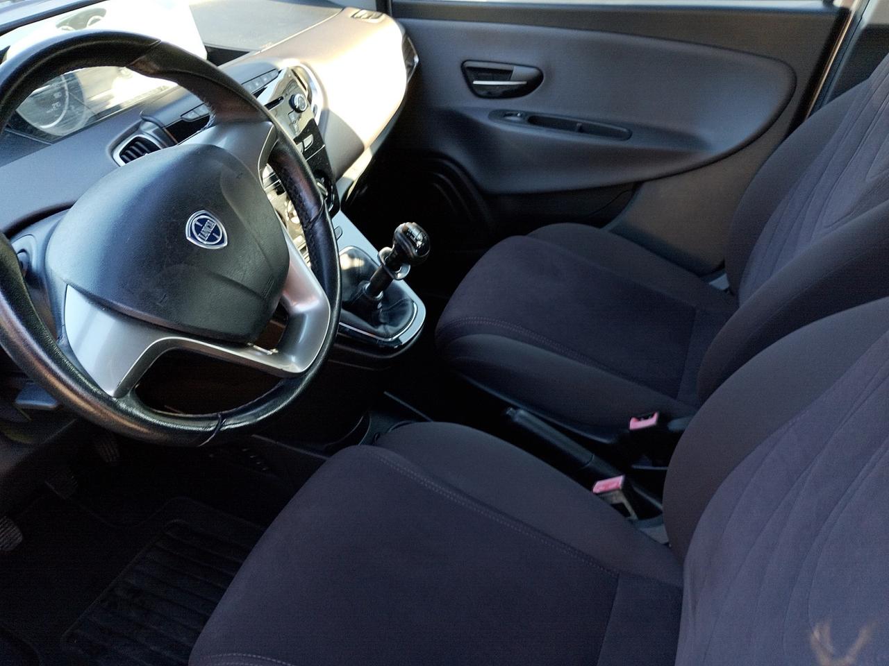 Lancia Ypsilon 5 Porte Ypsilon 0.9 t.air Gold ecochic metano 80cv