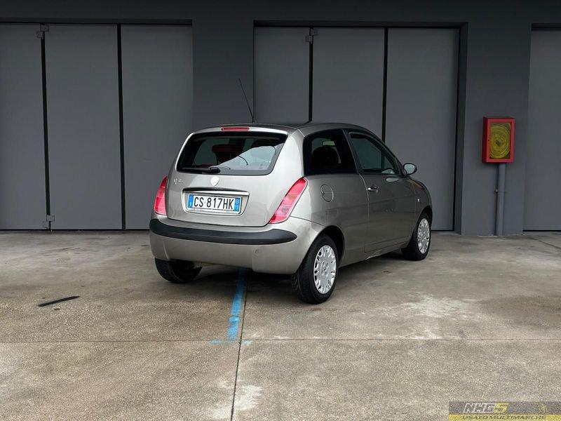 Lancia Ypsilon 1.2 16V Argento