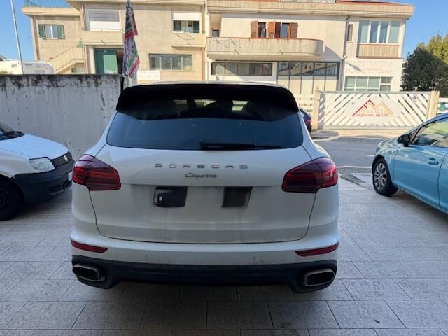 Porsche Cayenne 3.0 Diesel Platinum Edition cv 250