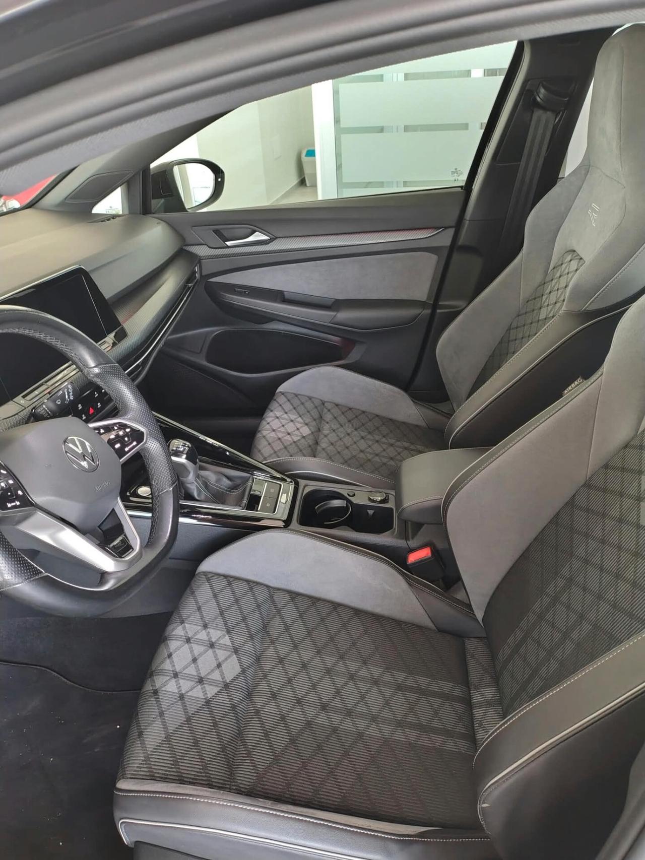 Volkswagen Golf 2.0 TDI 150 CV SCR R-Line