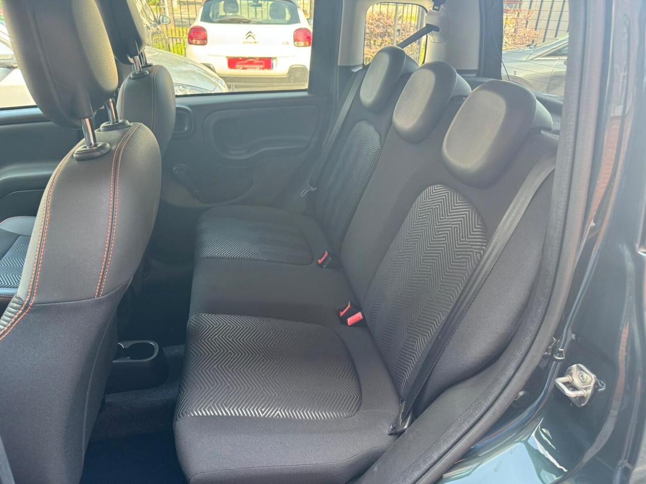 Fiat Panda 1.0 FireFly Cross Hybrid Garmin
