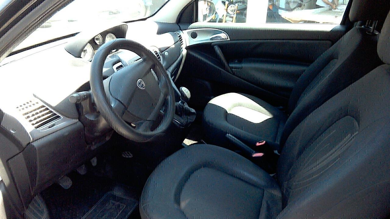 LANCIA YPSILON 2 SERIE - 1.2 69 CV ARGENTO - BENZINA/GPL