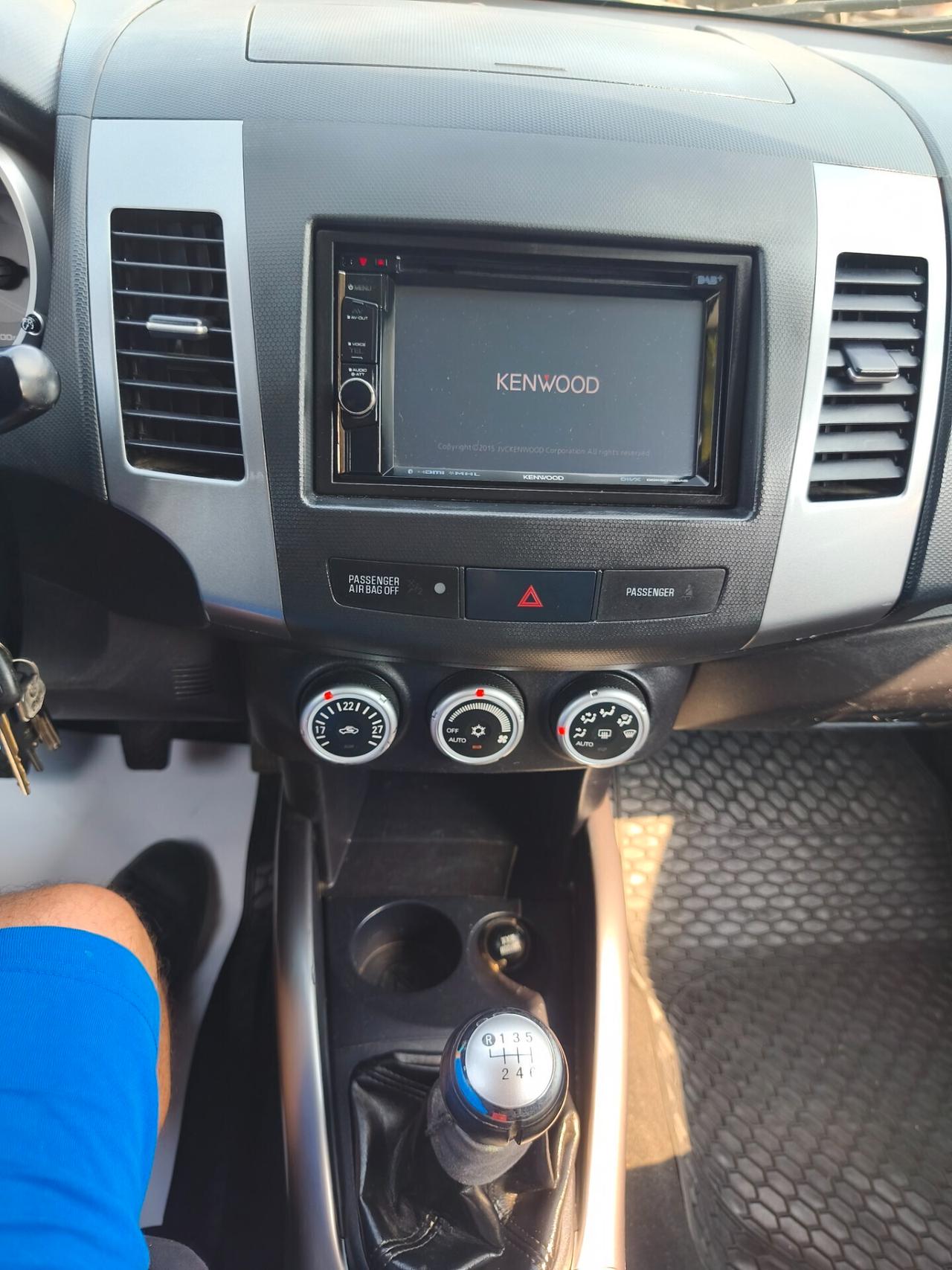 Mitsubishi Outlander 2.0D 7 posti gancio traino