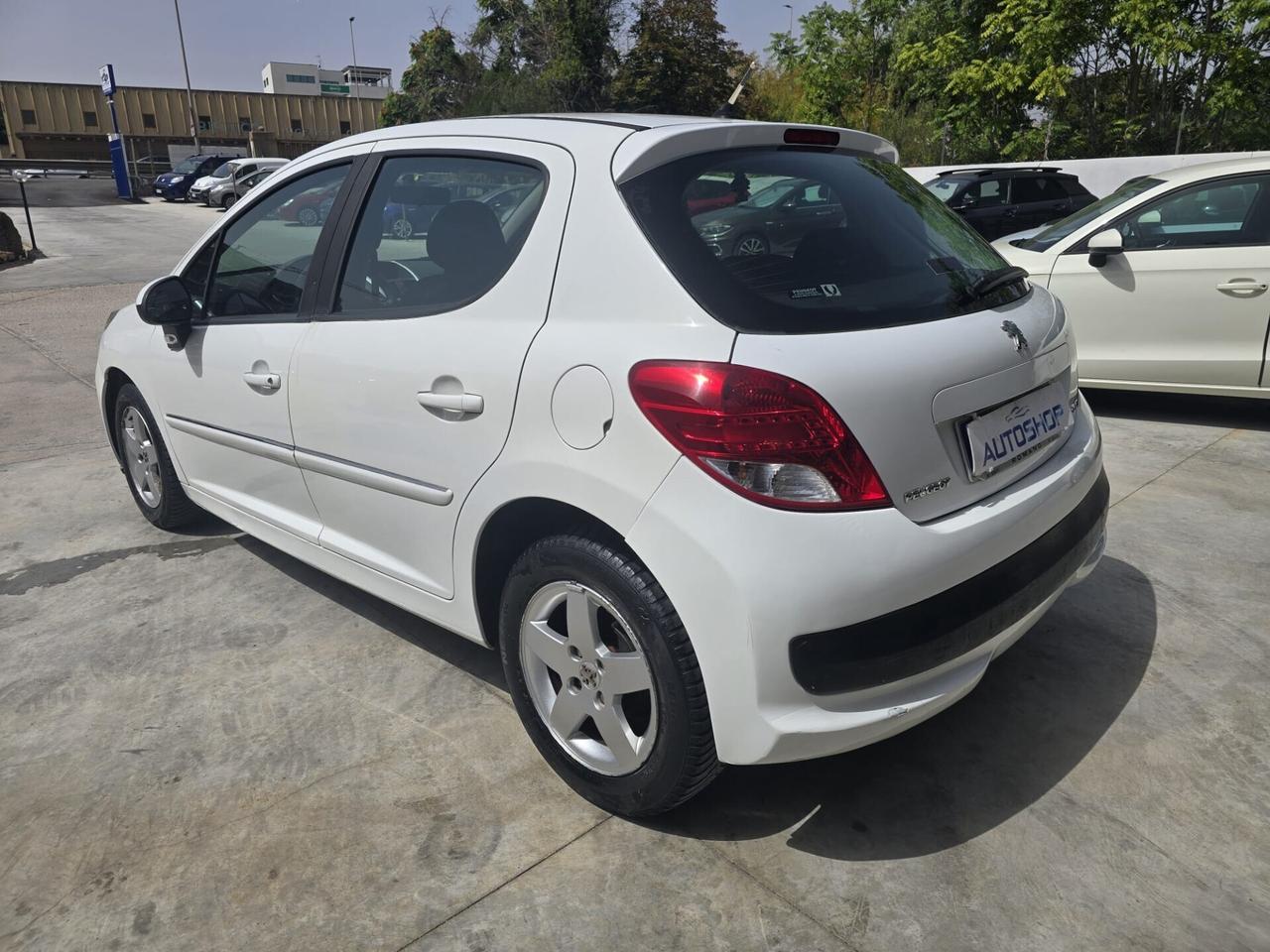 Peugeot 207 1.4 HDi 70CV 5p. Active