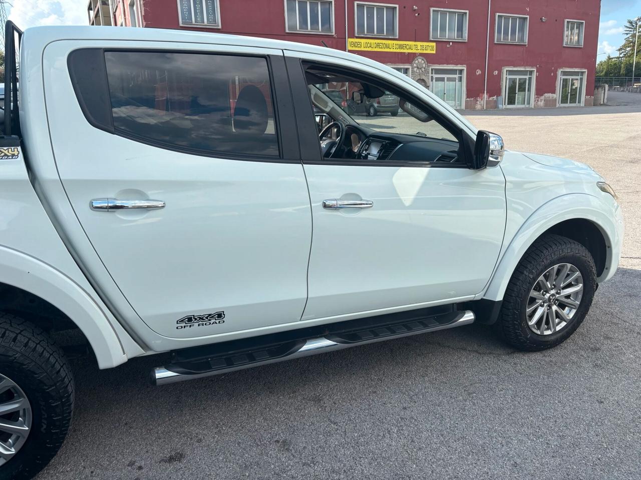 Mitsubishi L200 2.4 DI-D/181CV Double Cab Intense Hp Mivec SDA