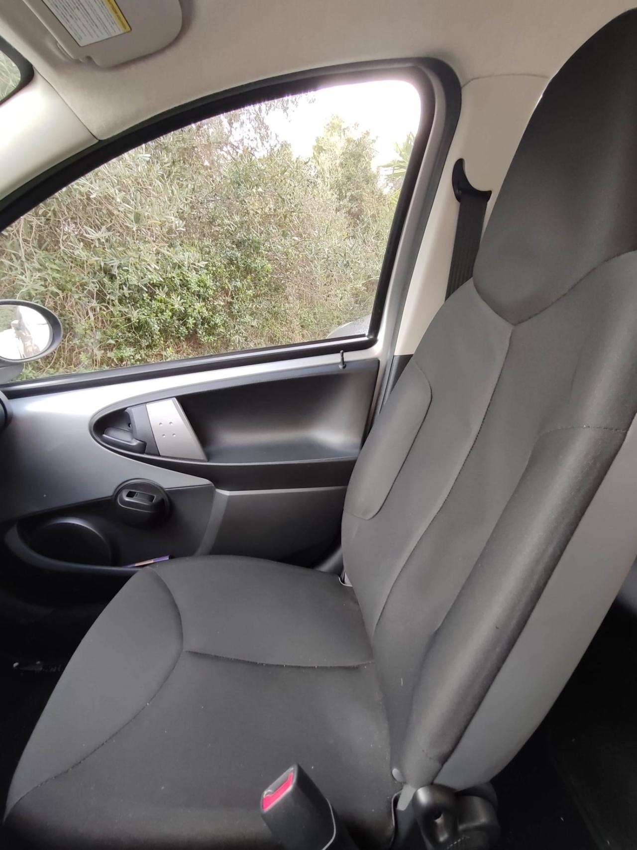 Toyota Aygo 1.0 12V VVT-i 5 porte Orange Connect