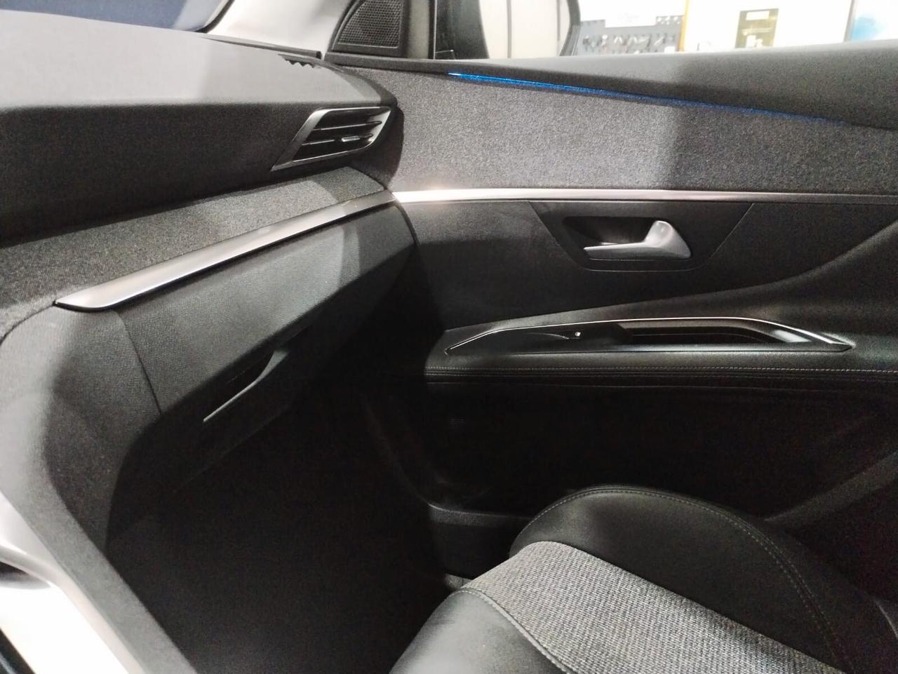 Peugeot 3008 BlueHDi 130 S&S EAT8 Allure