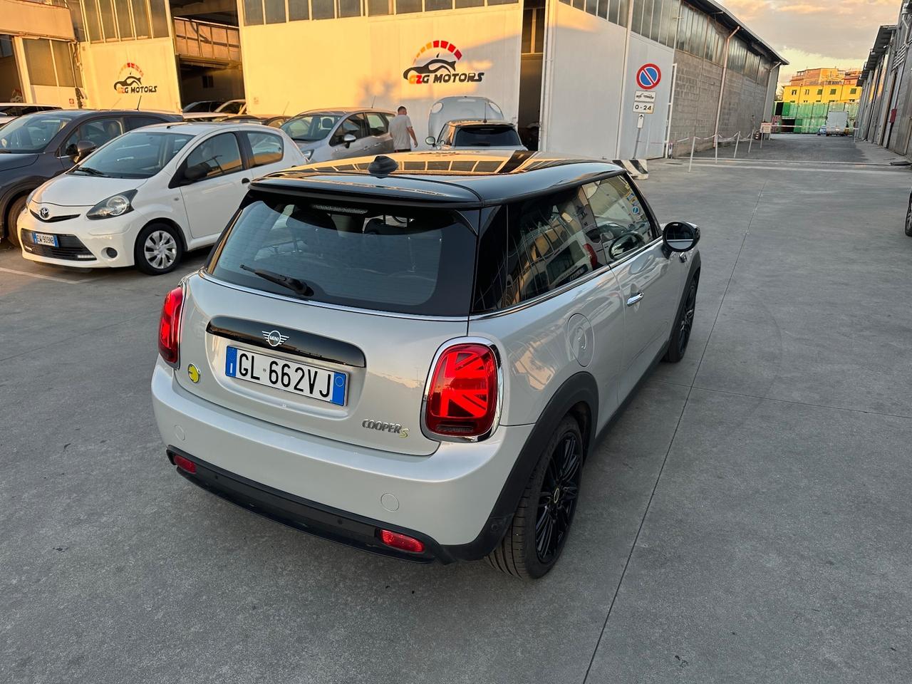 Mini Mini Full Electric Mini Cooper SE Essential