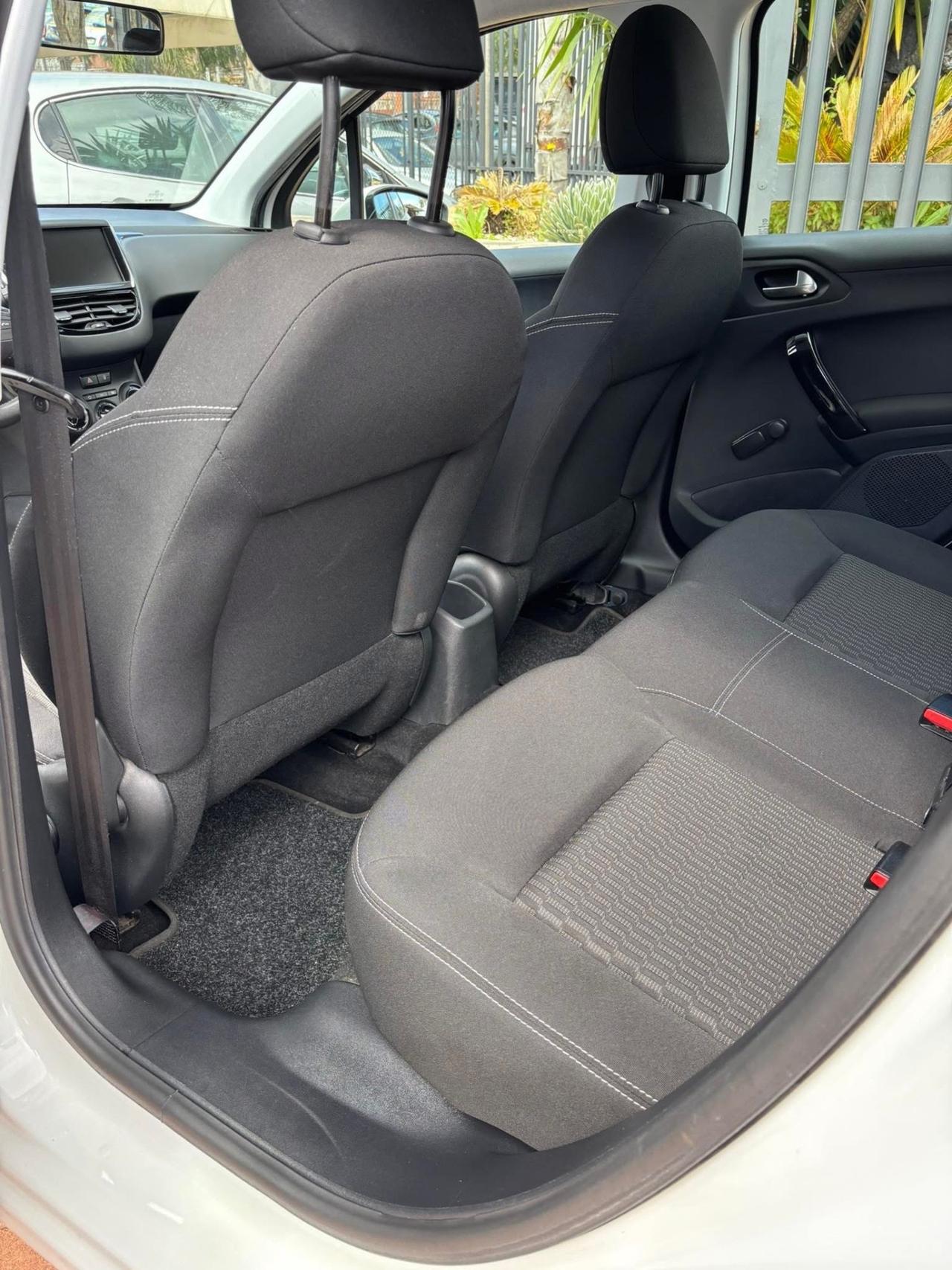 Peugeot 208 BlueHDi 75 3 porte Allure
