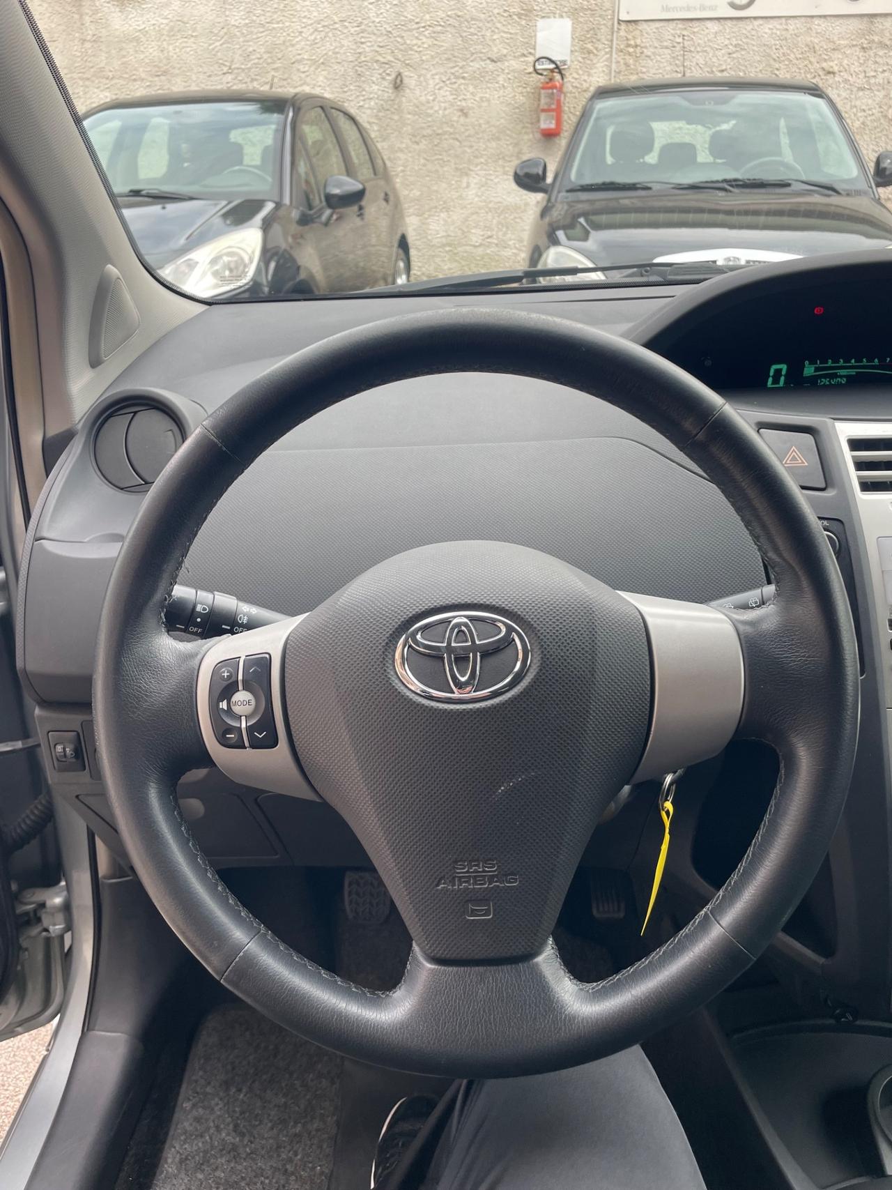 Toyota Yaris 1.3 5 porte Luna Full dal nord Italia