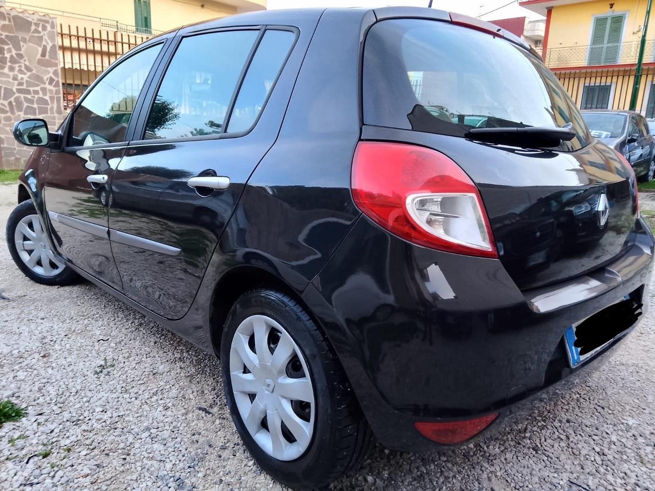 Renault Clio 1.2 16V 5 porte anno 2011
