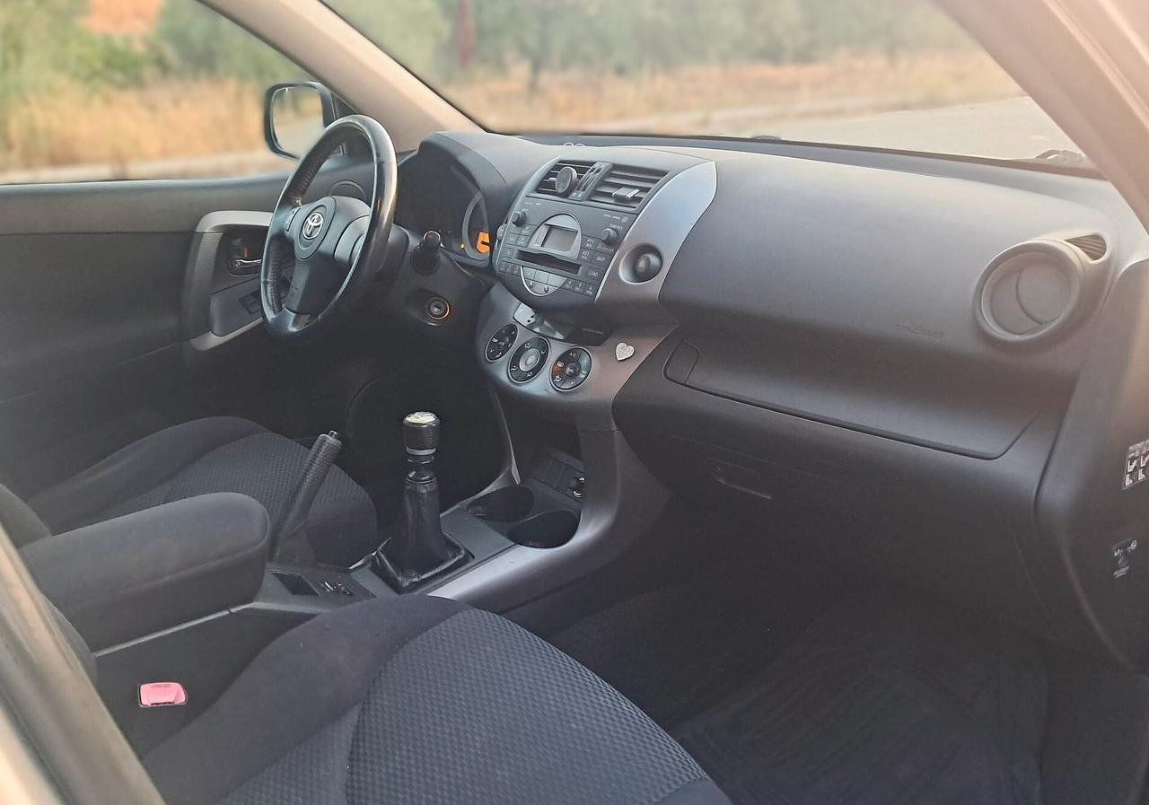 Toyota RAV 4 RAV4 2.2 D-4D 136 CV Sol