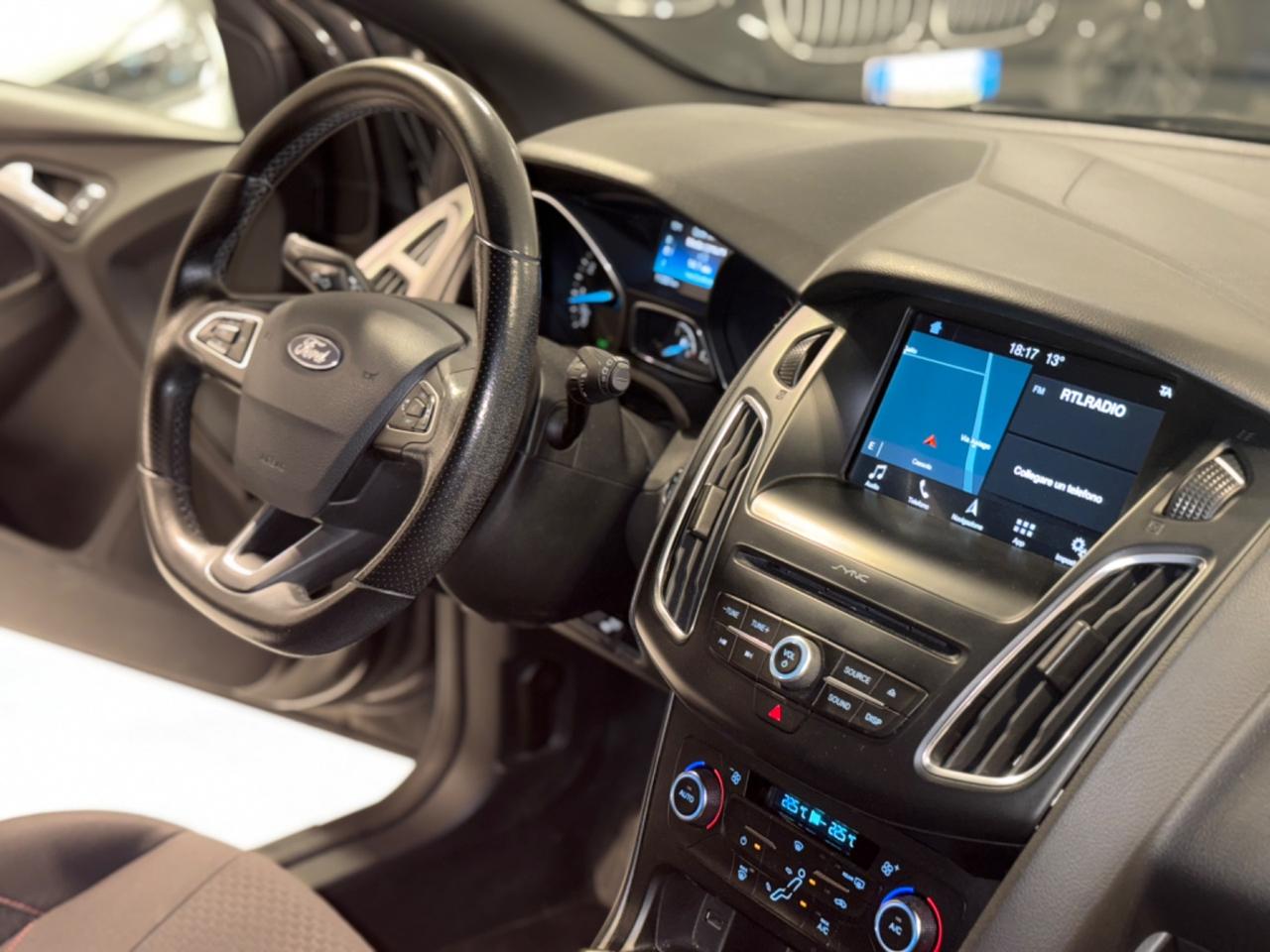 Ford Focus 1.0 EcoBoost 125 CV Start&Stop ST Line Business