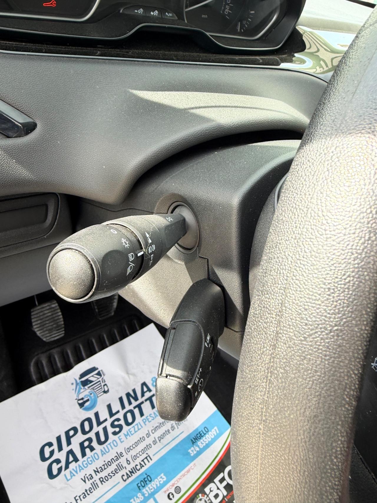 Peugeot 208 PureTech 82 5 porte Allure