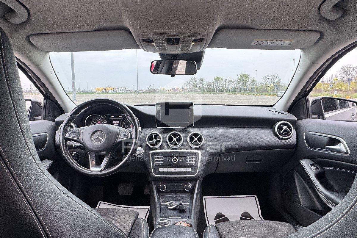 MERCEDES A 200 d Automatic Premium