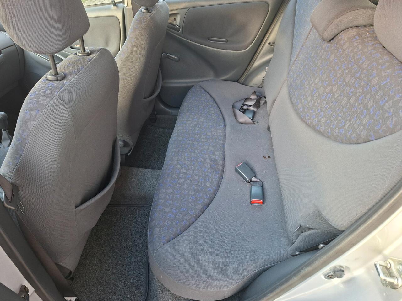 Toyota Yaris 1.3 Sol *EURO 4*