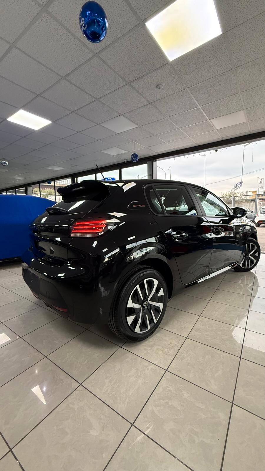 Peugeot 208 Hybrid 110 e-DCS6 Style