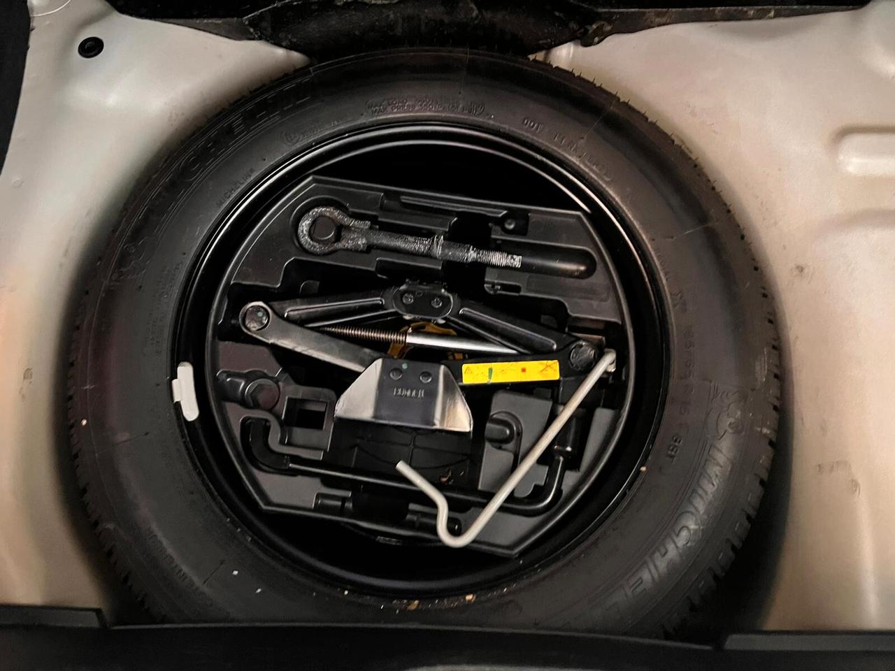 Peugeot 208 1.4 HDi 68 CV 5 porte Allure