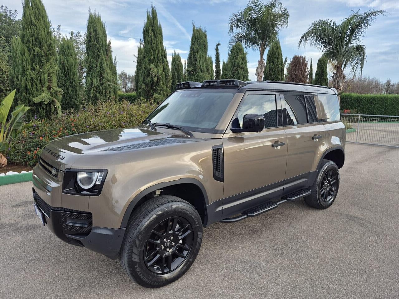 LAND ROVER DEFENDER 110 2.0 240 Cv TETTO APRIBILE 7 POSTI -8-2020