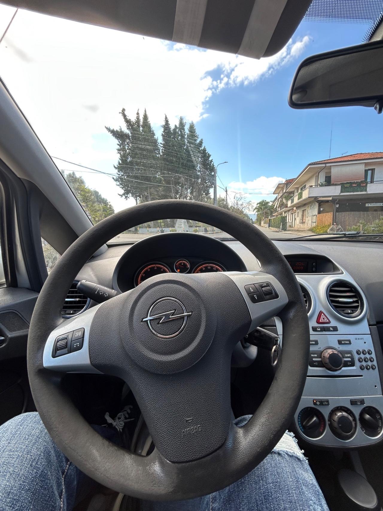Opel Corsa 1.2 5 porte Cosmo