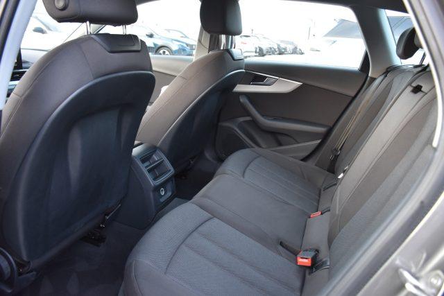 AUDI A4 Avant 35 TFSI S tronic Business *NAVIGATORE*