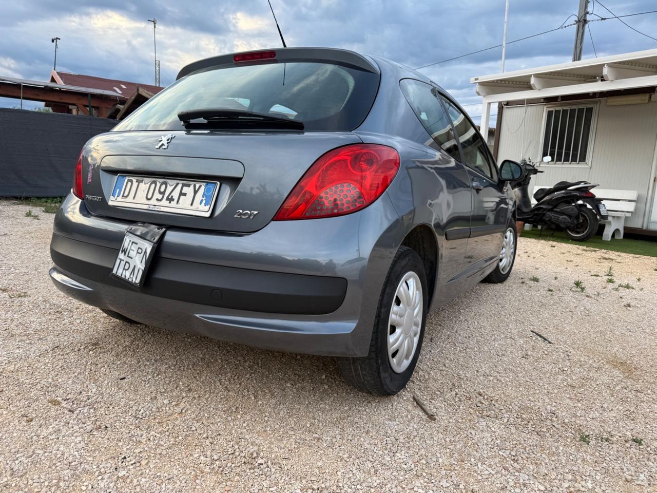 Peugeot 207 1.4 HDi 70CV NEOPATENTATI 1.590€