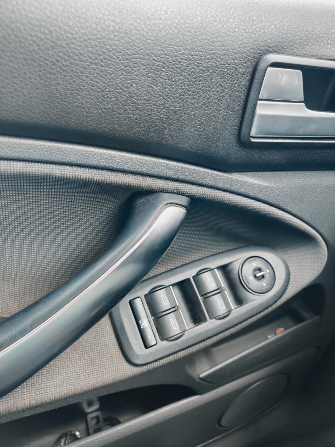 Ford C-Max 1.6 TDCi 110 CV Ikon DPF