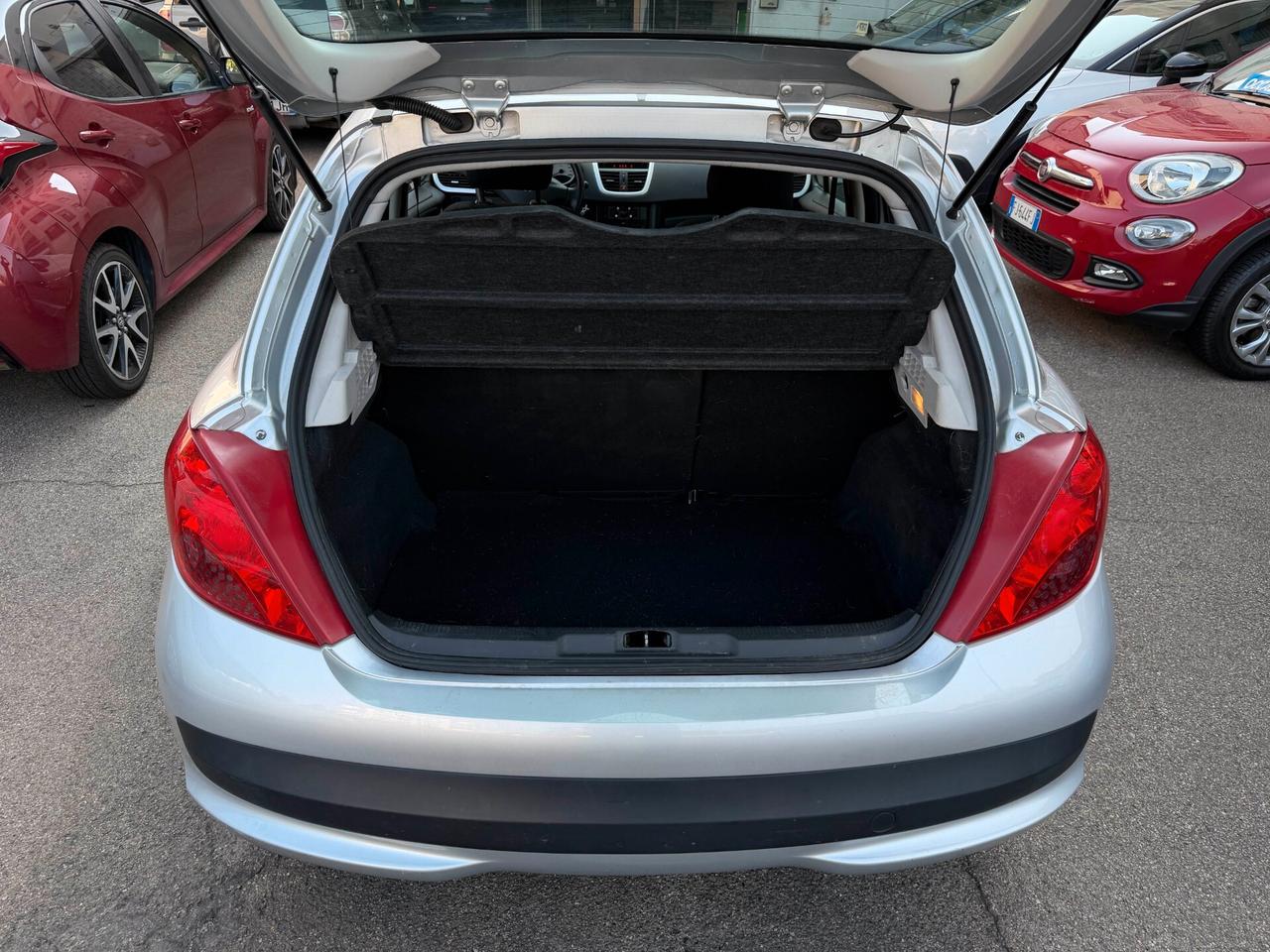 Peugeot 207 1.4 VTi 95CV 5p. NEOPATENTATI