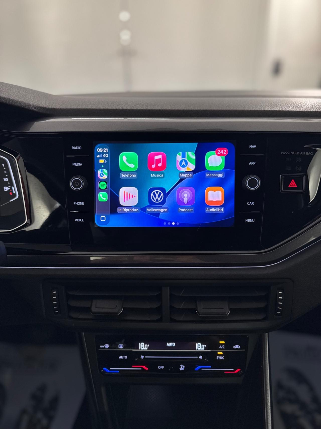 Volkswagen Polo Style, fanali full led IQ LIGHT, APPLECARPLAY & ANDROID AUTO, PARCHRGGIO AUTOMATICO,