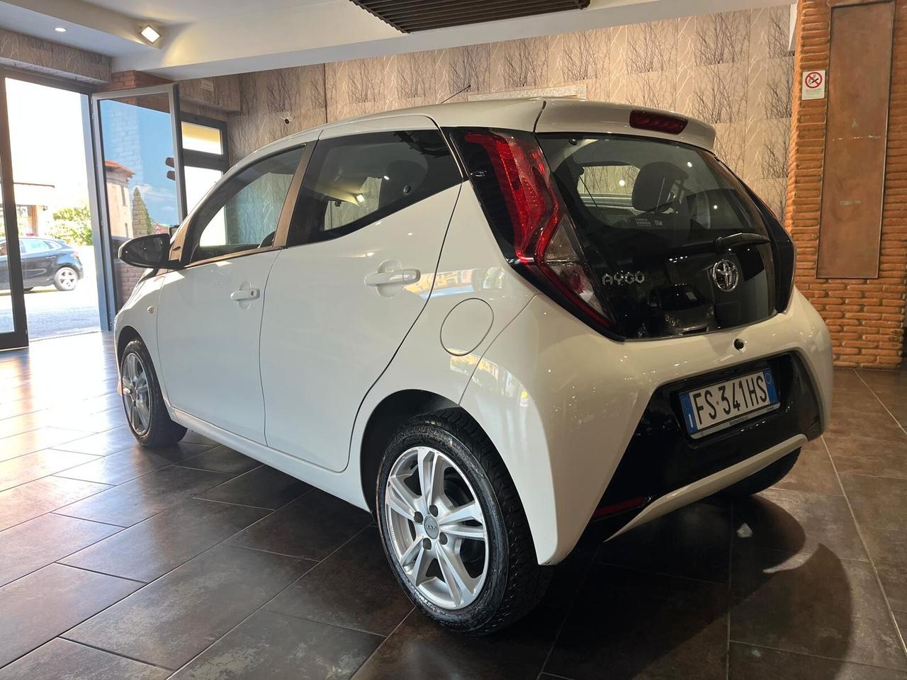 Toyota Aygo 1.0 VVT-i 72 CV 5 porte x-play