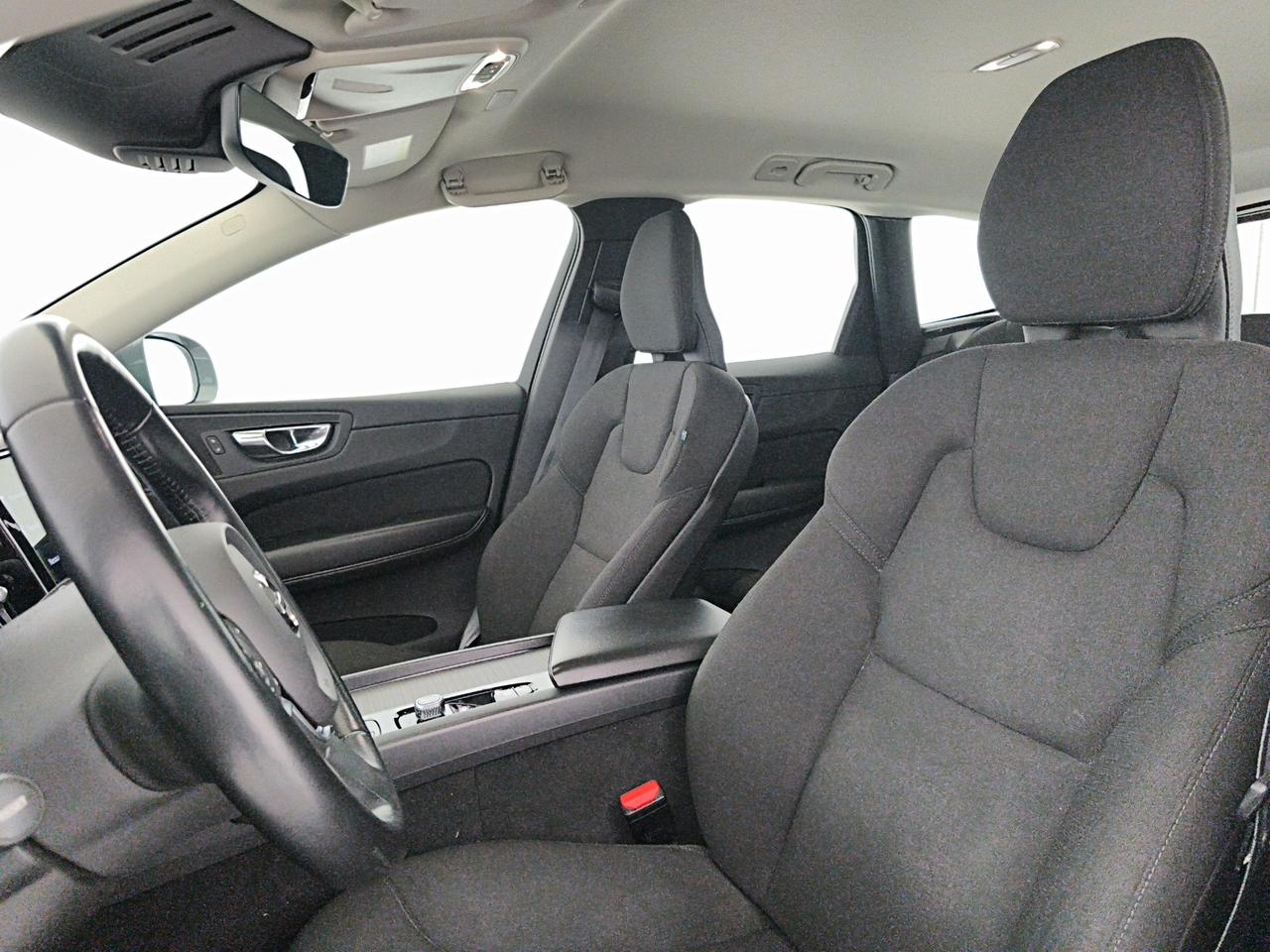 Volvo XC60 2.0 b4 Momentum Pro awd