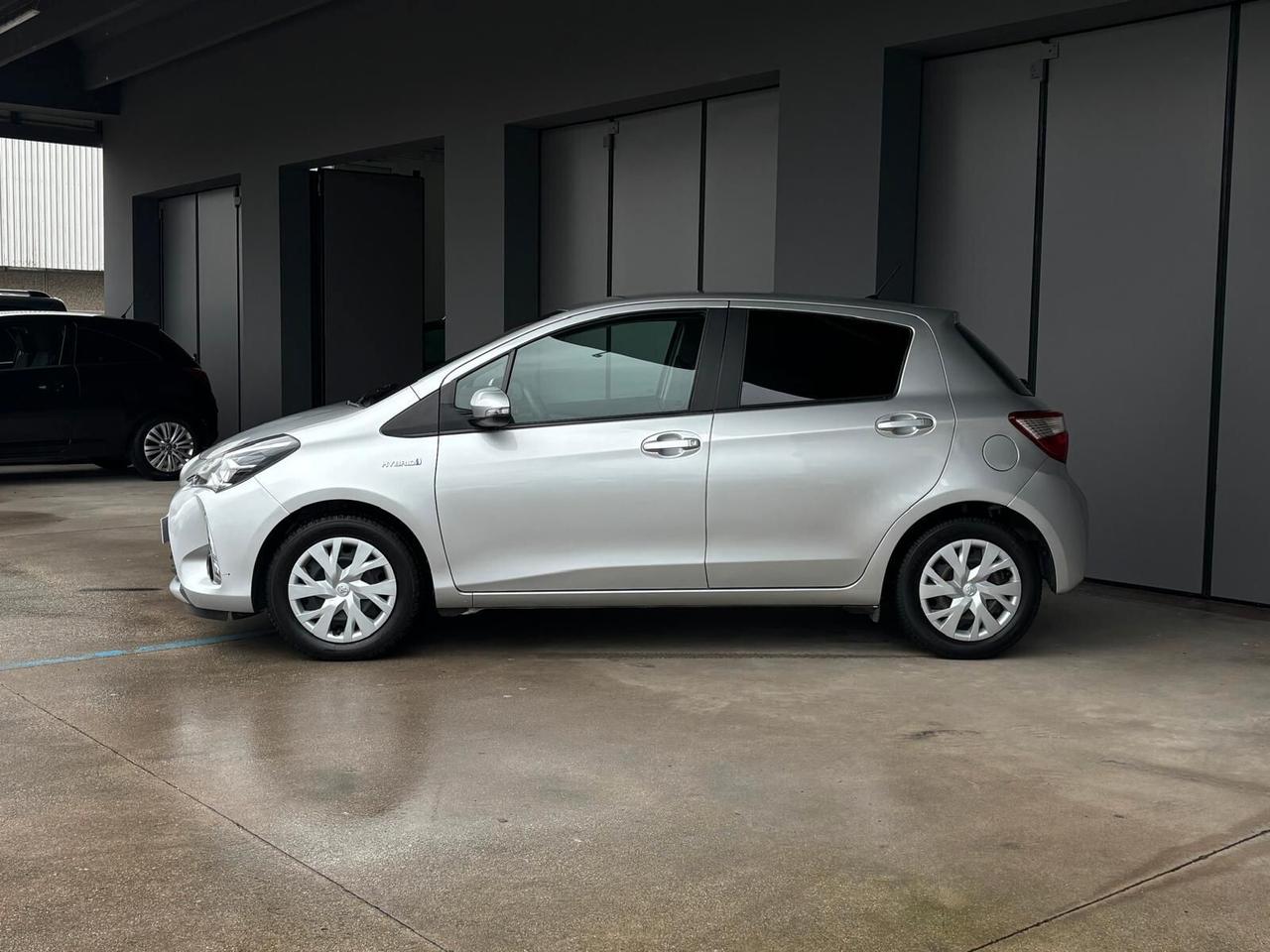 Toyota Yaris 1.5 Hybrid 5 porte Business