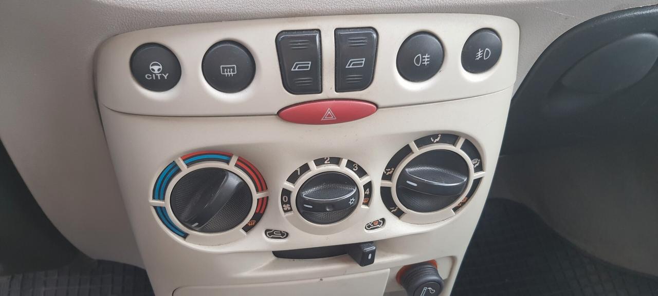 Fiat Punto 1.2 5 porte HLX