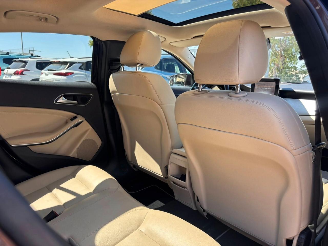 Mercedes-benz GLA 200