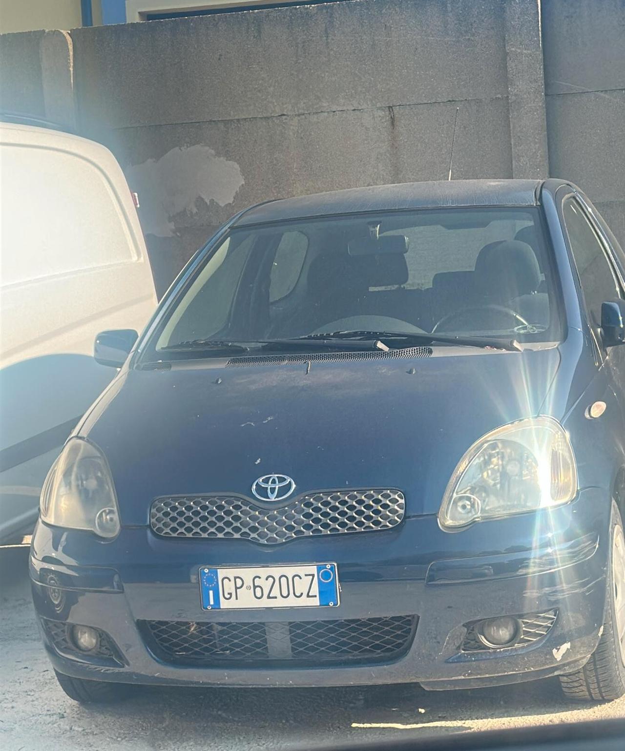 Toyota Yaris 1.0i 16V cat 3 porte