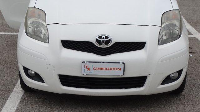 TOYOTA Yaris 1.300 100 cv, 5 porte, versione "Sol", Garanzia..