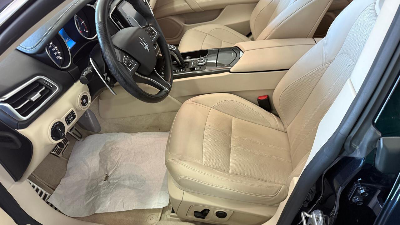 Maserati Ghibli V6 Diesel 275 CV Gransport RESTYLING