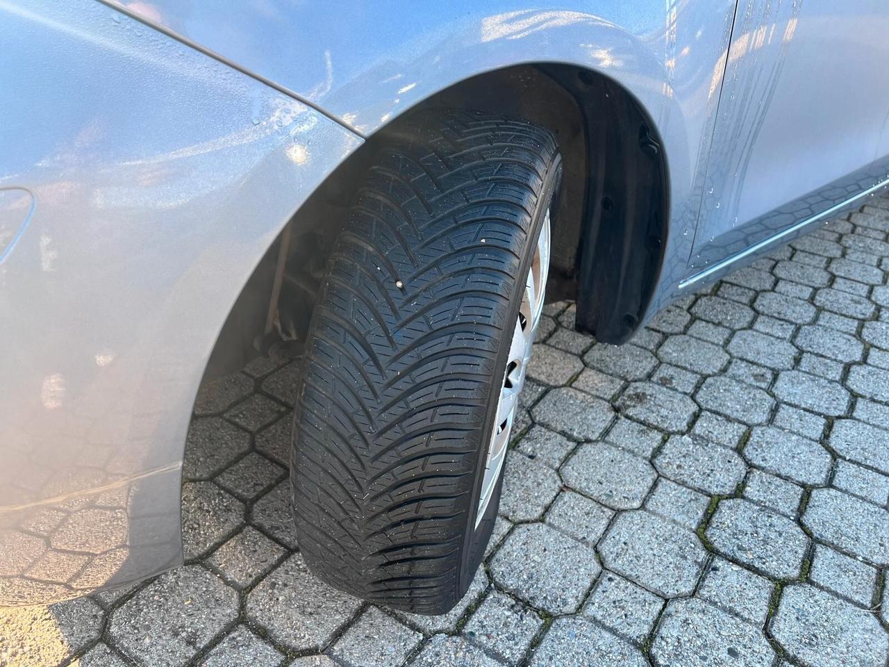 Toyota Yaris 1.3 5 porte Sol