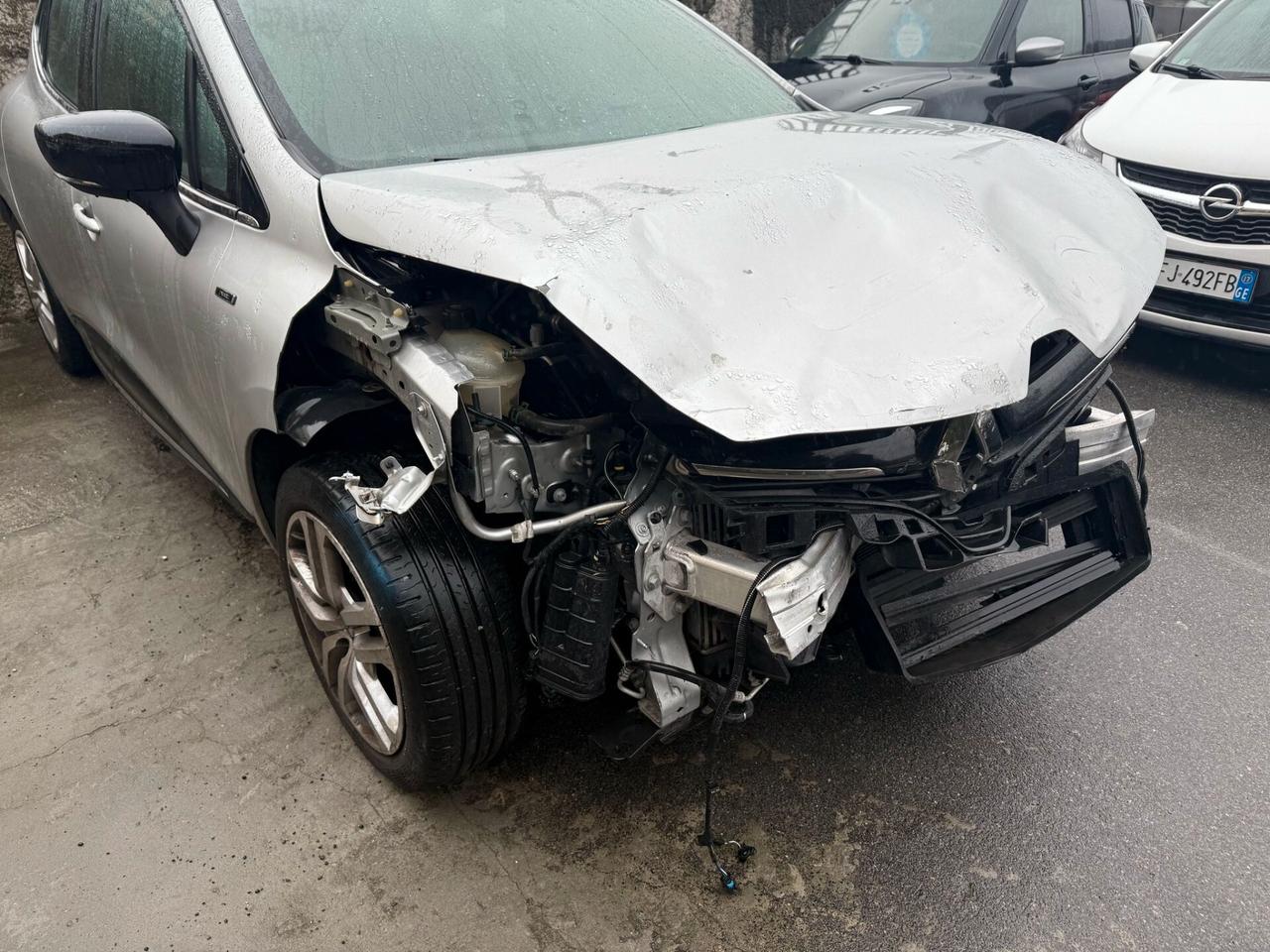 Renault Clio 1.2 75 CV 5 porte Duel