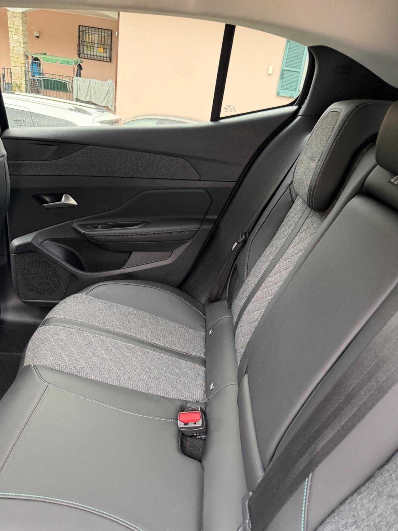 Peugeot 408 ALLURE FULLOPT EU6B KMCERT 360CAM