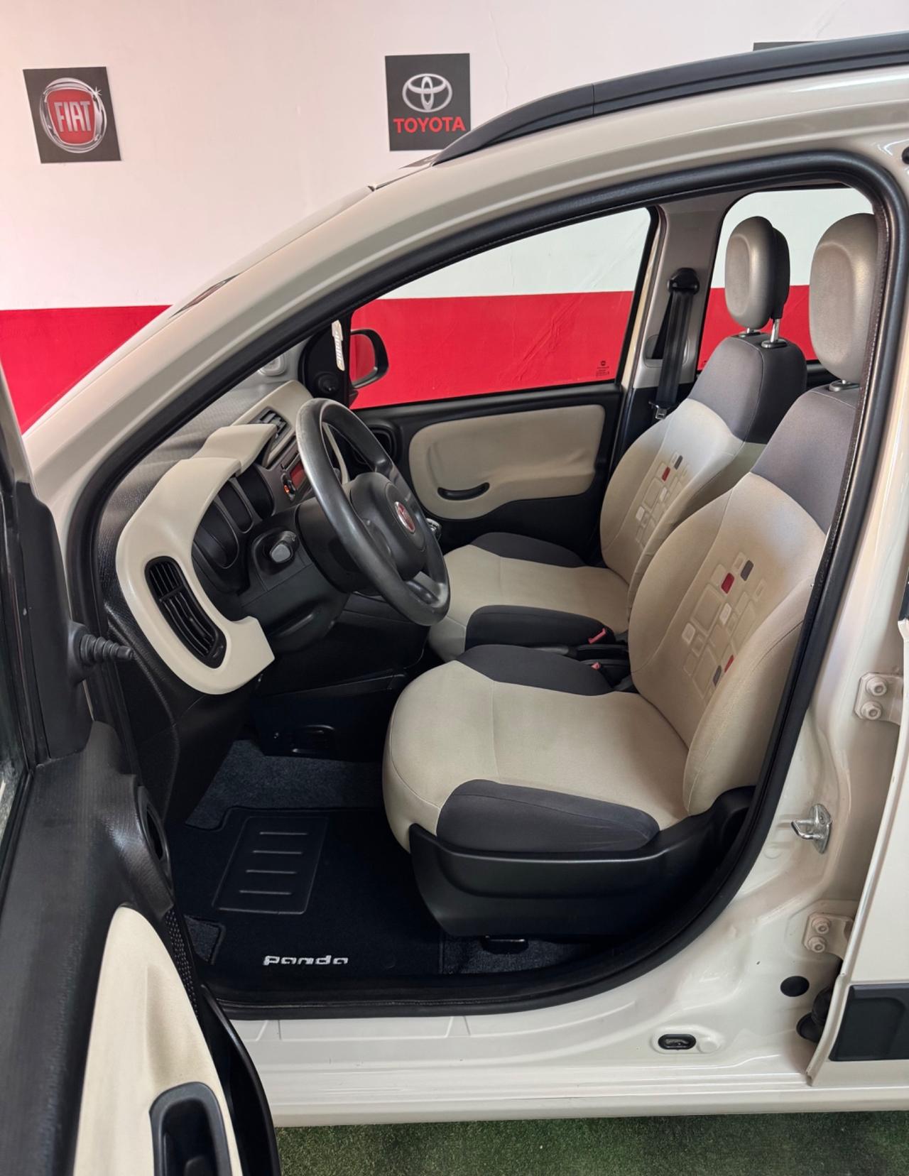 Fiat Panda Lounge 2014, 120000 chilometri