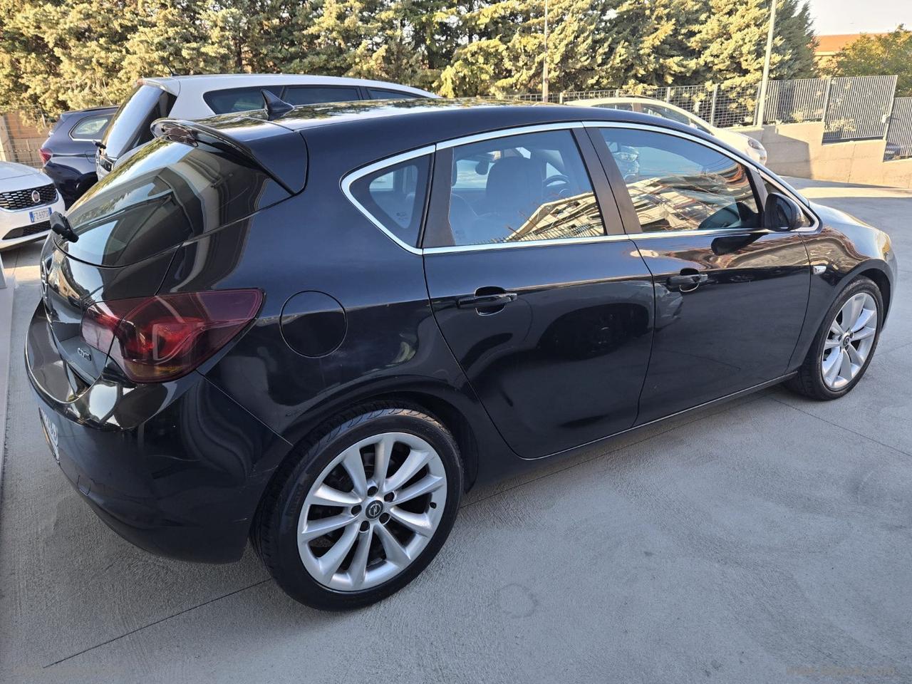 OPEL Astra 1.7 CDTI 125 CV 5p. Cosmo UNIPROPRIETARIO