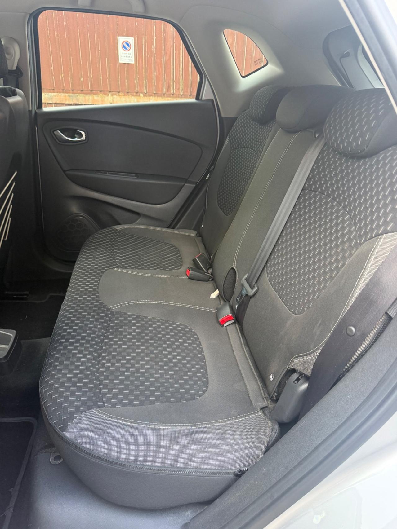 Renault Captur dCi 8V 90 CV EDC Start&Stop Energy Initiale Paris