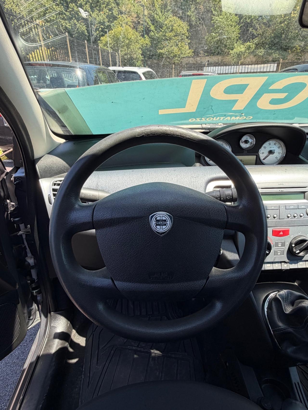 Lancia Ypsilon 1.2 69 CV Platinum