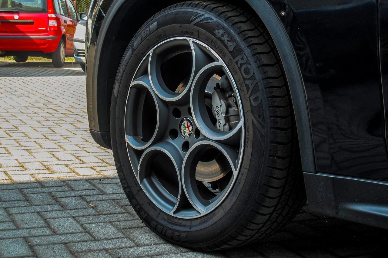 Alfa Romeo Stelvio 2.2 Turbodiesel 160 CV AT8 RWD Business