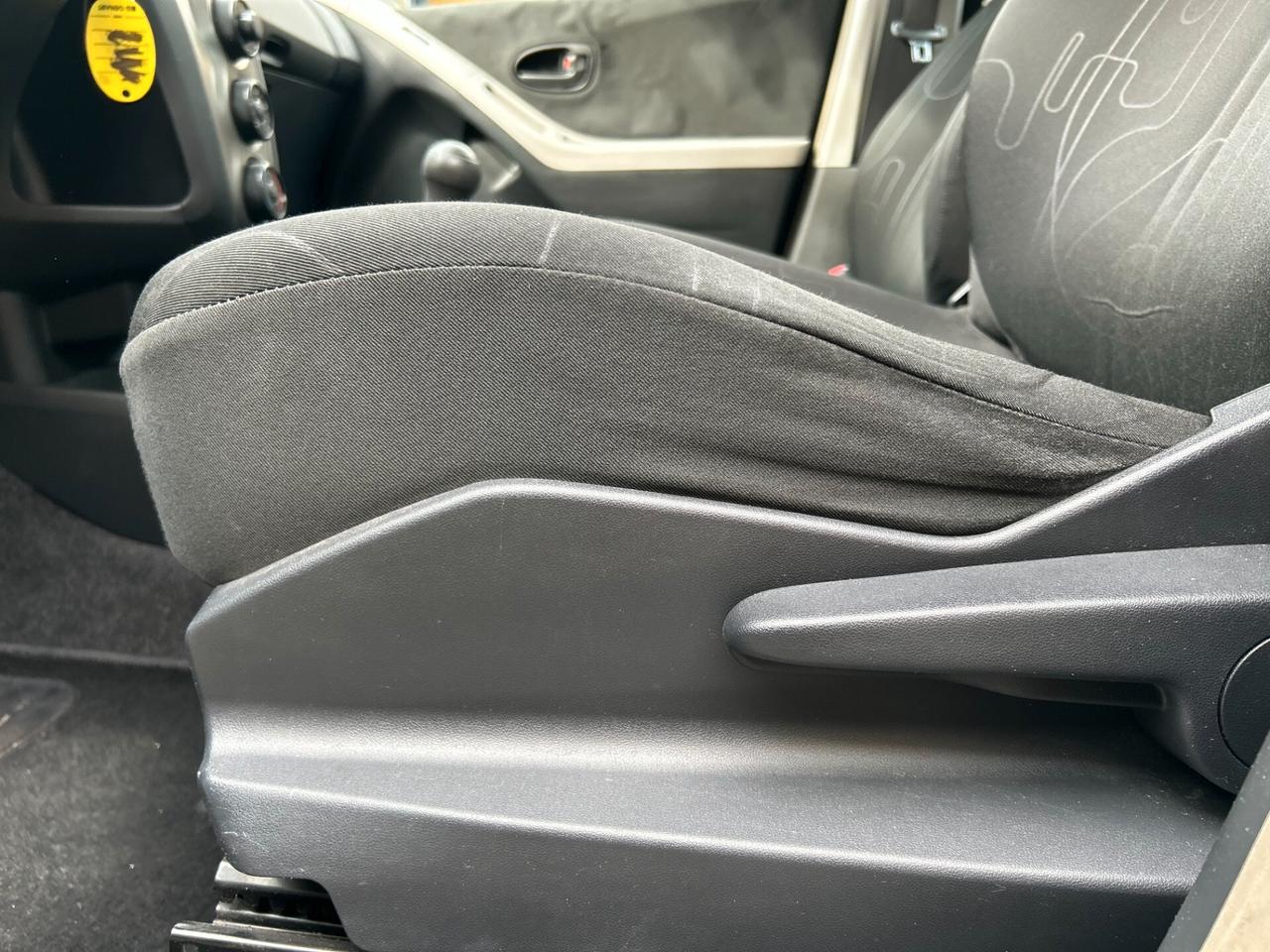 Toyota Yaris 1.0 5 porte Sol