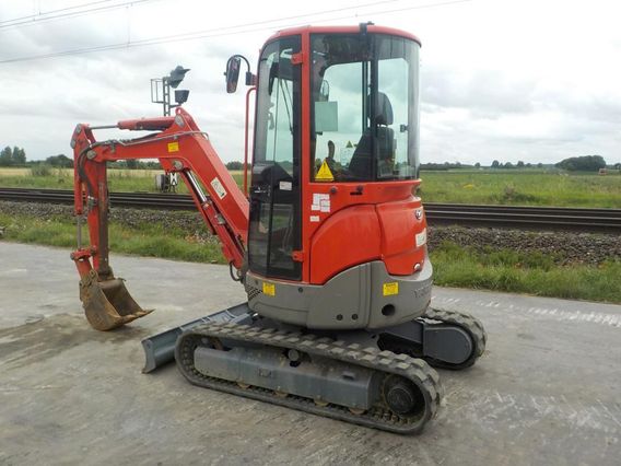 Yanmar , VIO25-4