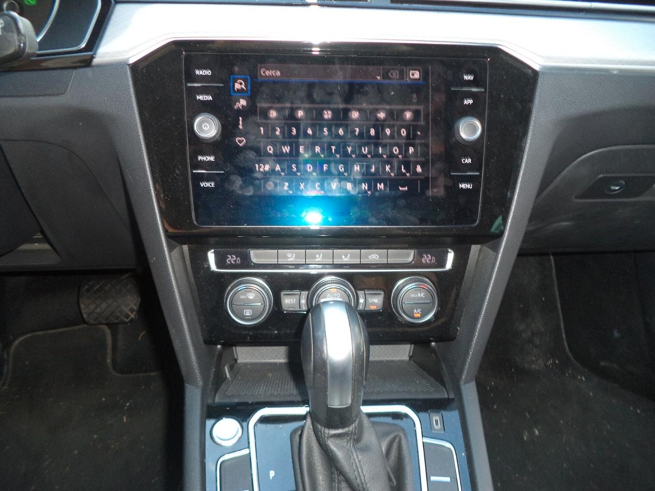 Volkswagen Passat Variant 1.6 TDI SCR DSG Business BMT