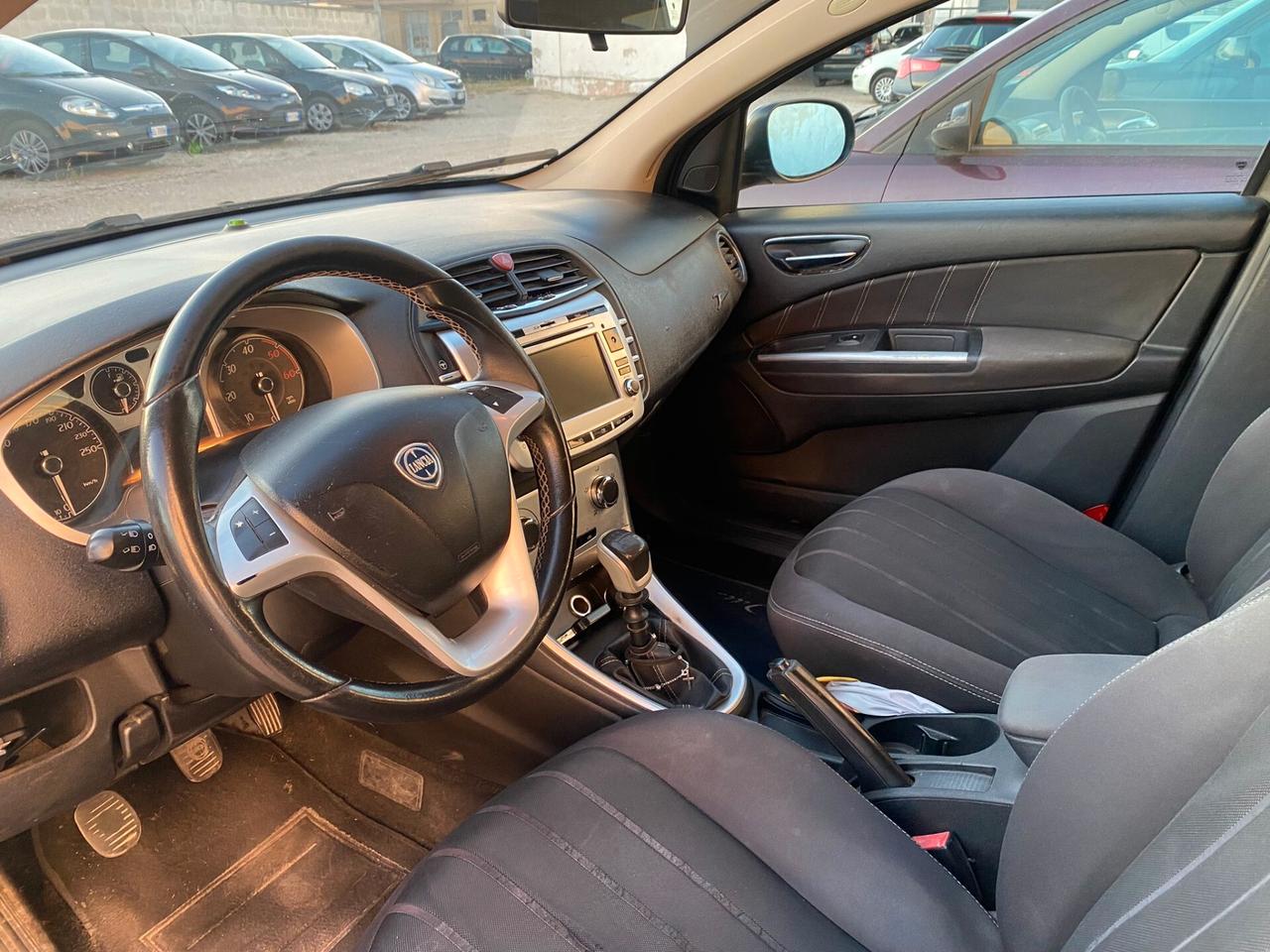 Lancia Delta 1.6 MJT DPF Platino