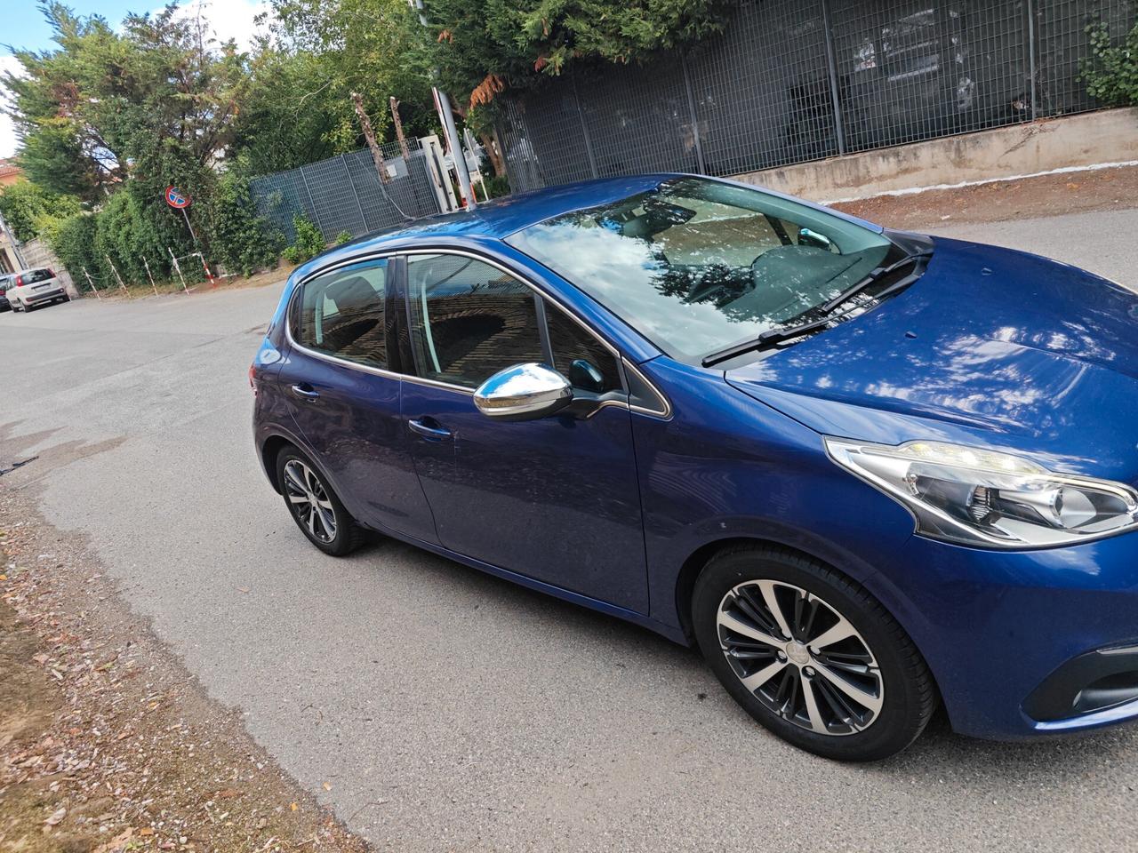 Peugeot 208 BlueHDi 75 5 porte Allure